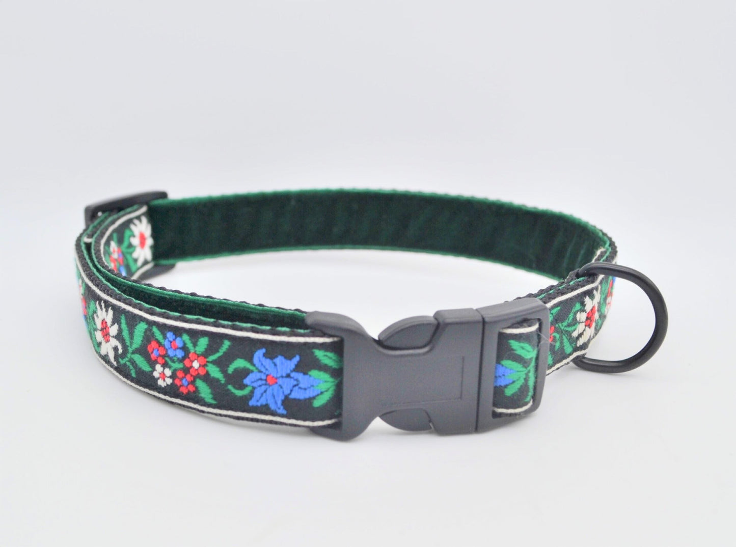 Vintage Black Flower Chain Pattern Collar