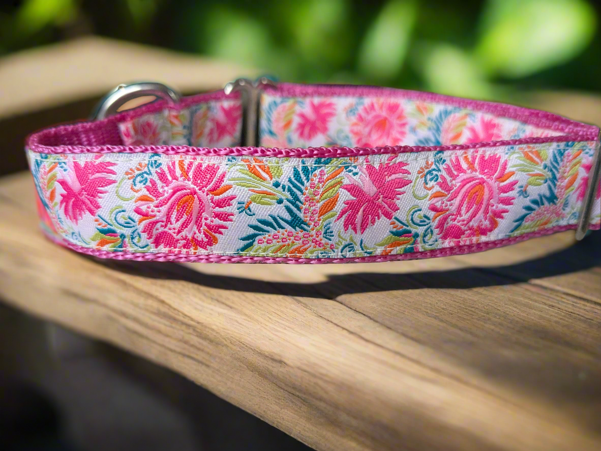 11-18" Exotic Pink Flowers House Collar