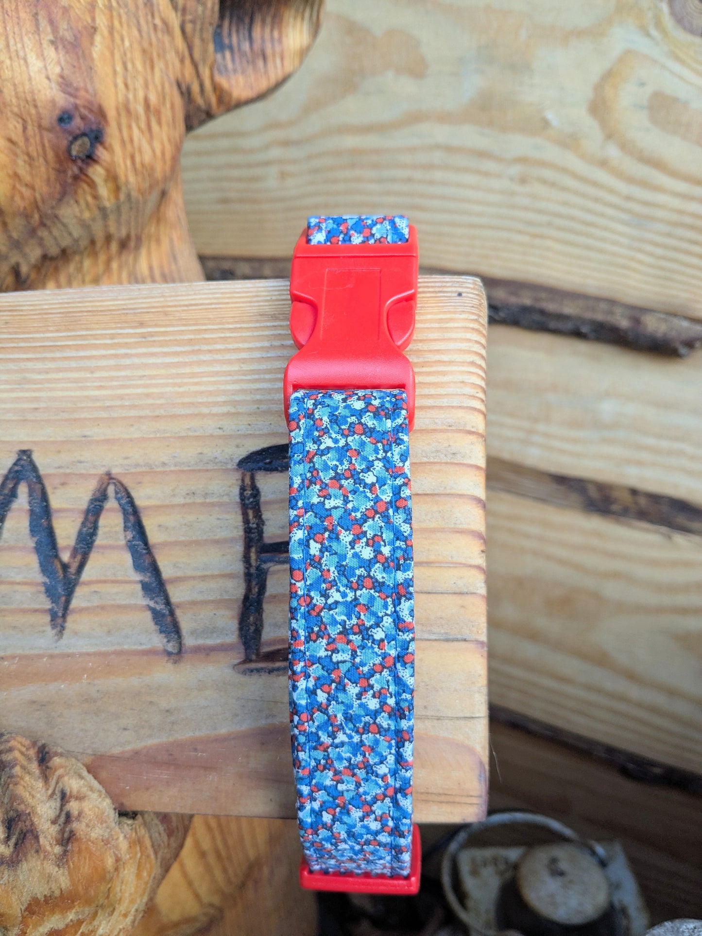 11-17" Red/Blue Mini Berries Fabric Collar
