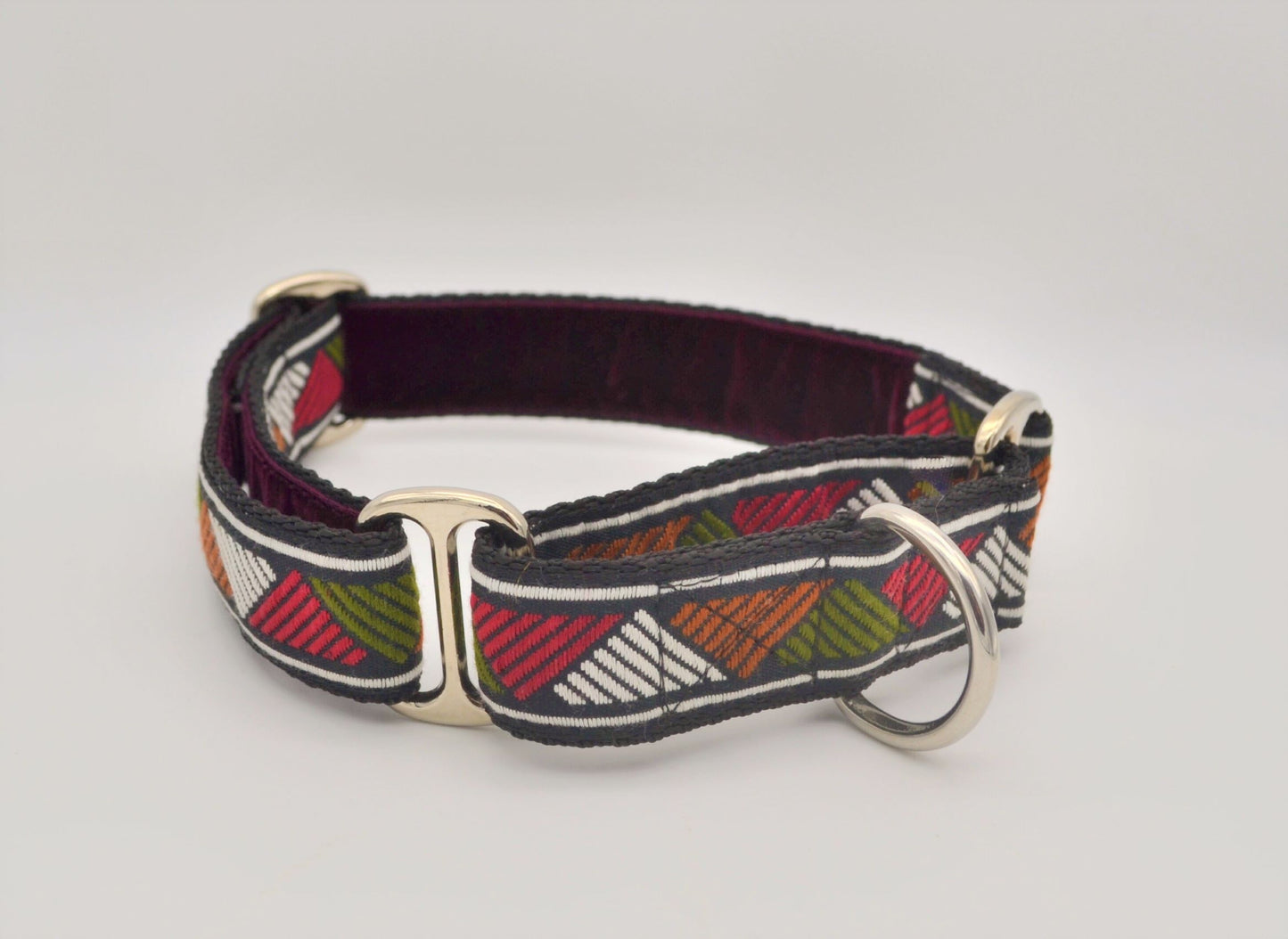 Wine Retro Abstract Triangles Martingale Collar