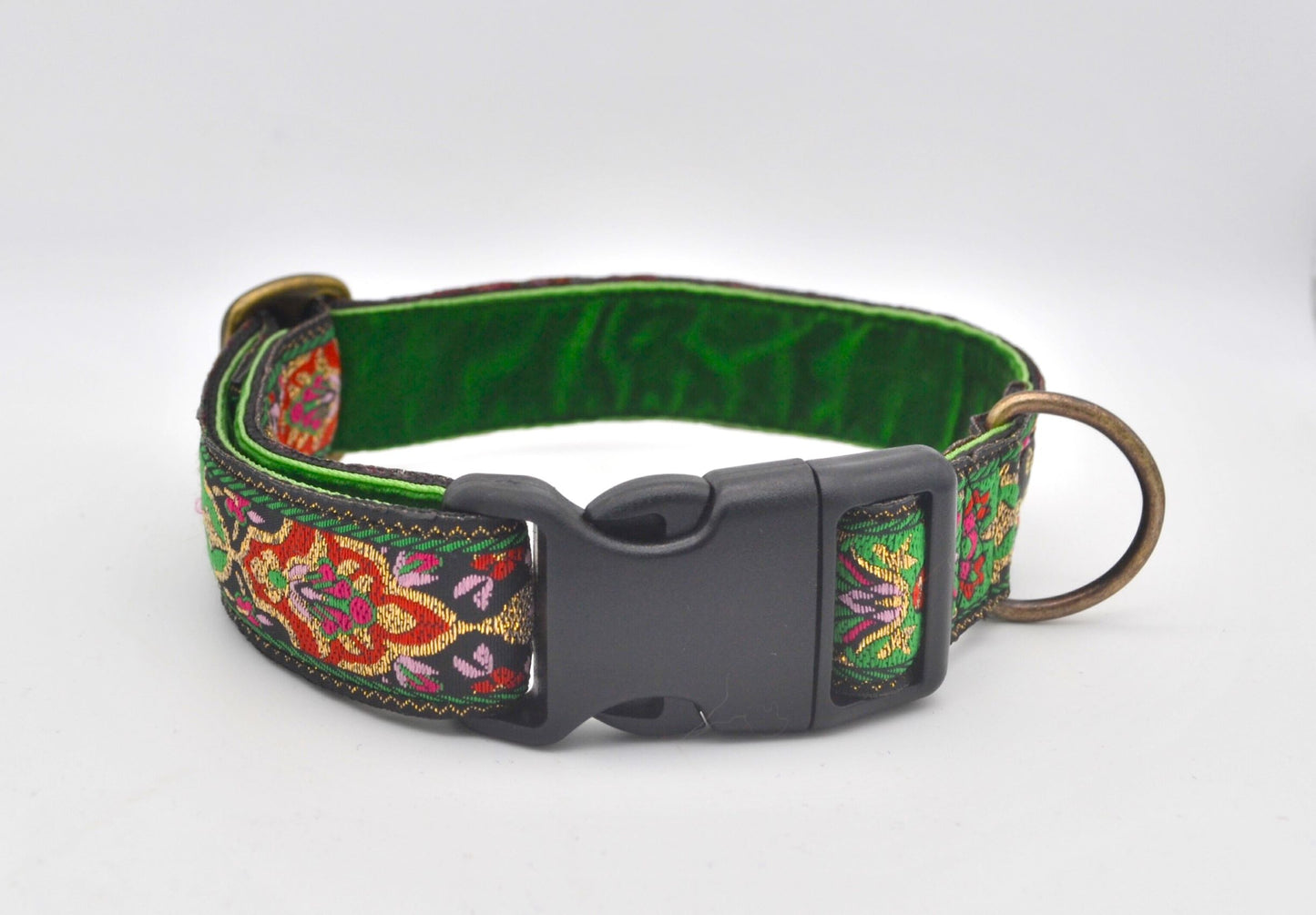 Green Oriental Pattern Collar