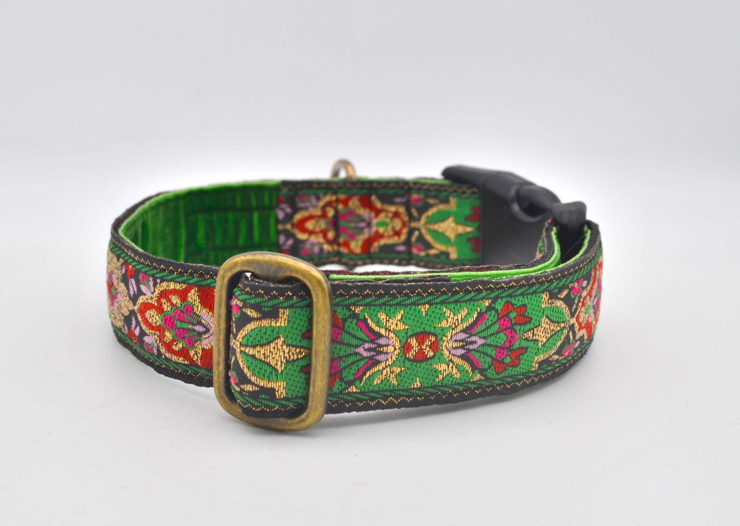 Green Oriental Pattern Collar