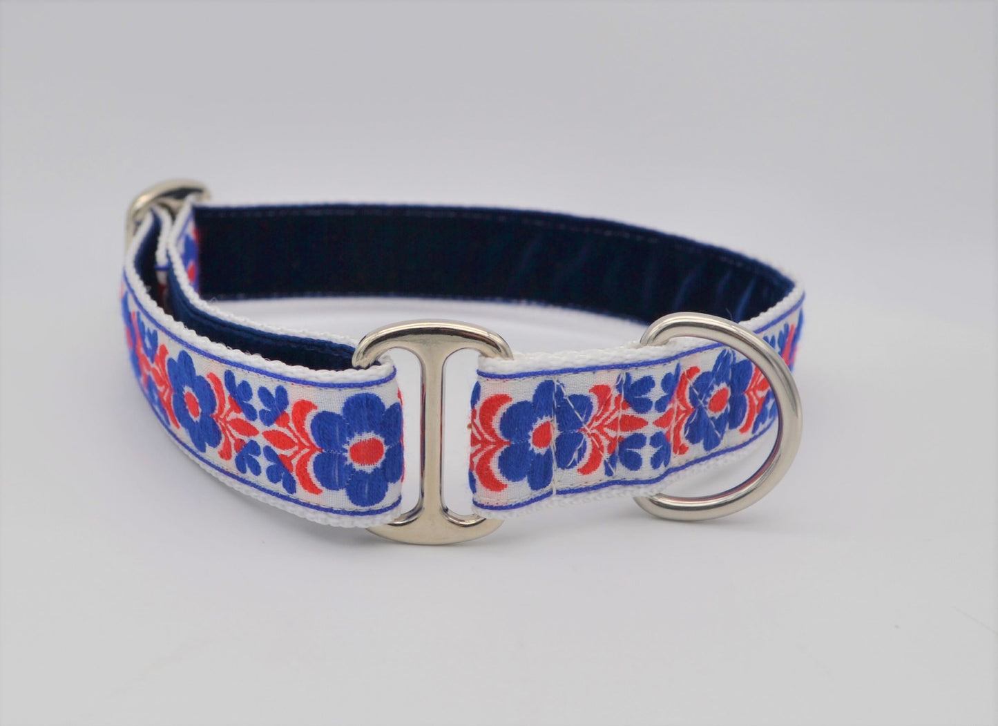 Vintage Dutch/Scandinavian Style House Collar