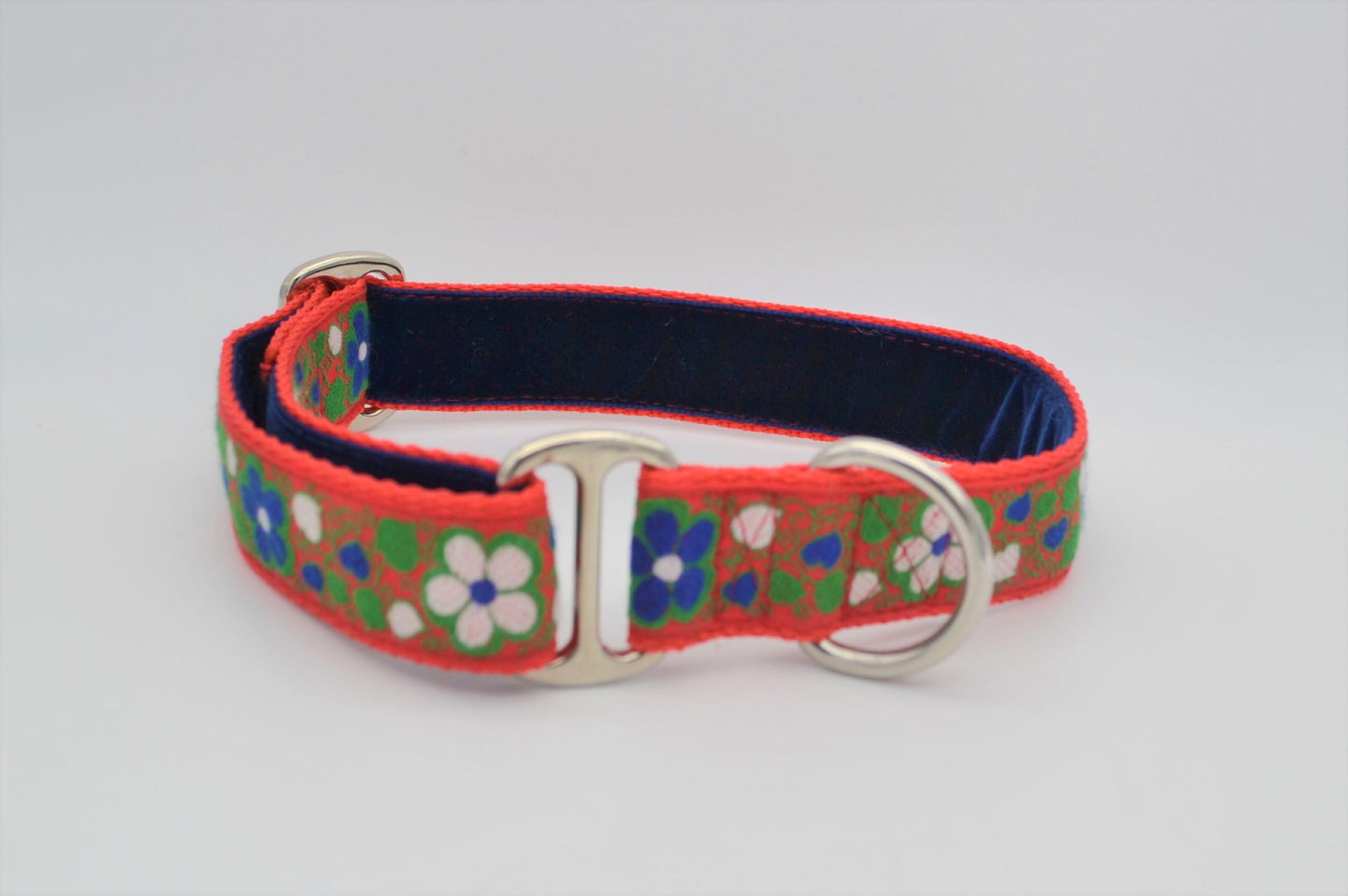 Vintage Flower Vine House Collar