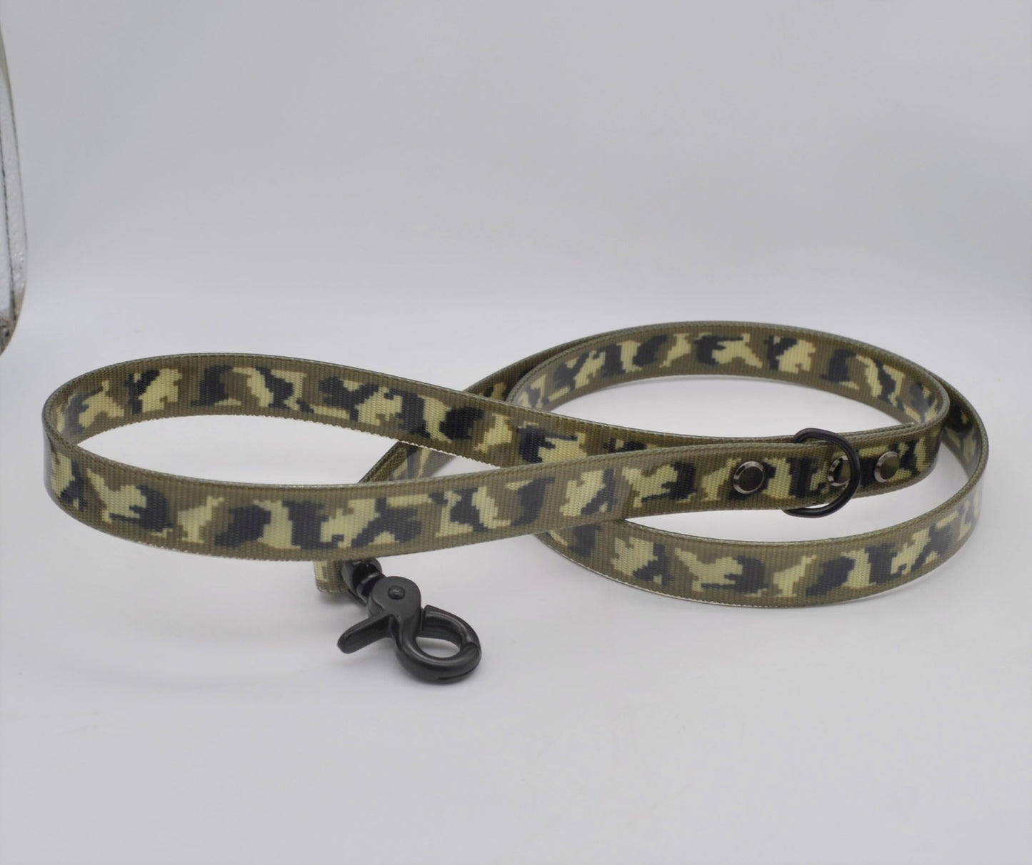 Camouflage Waterproof Coated Webbing Lead 20mm Black, Silver or Antique Brass