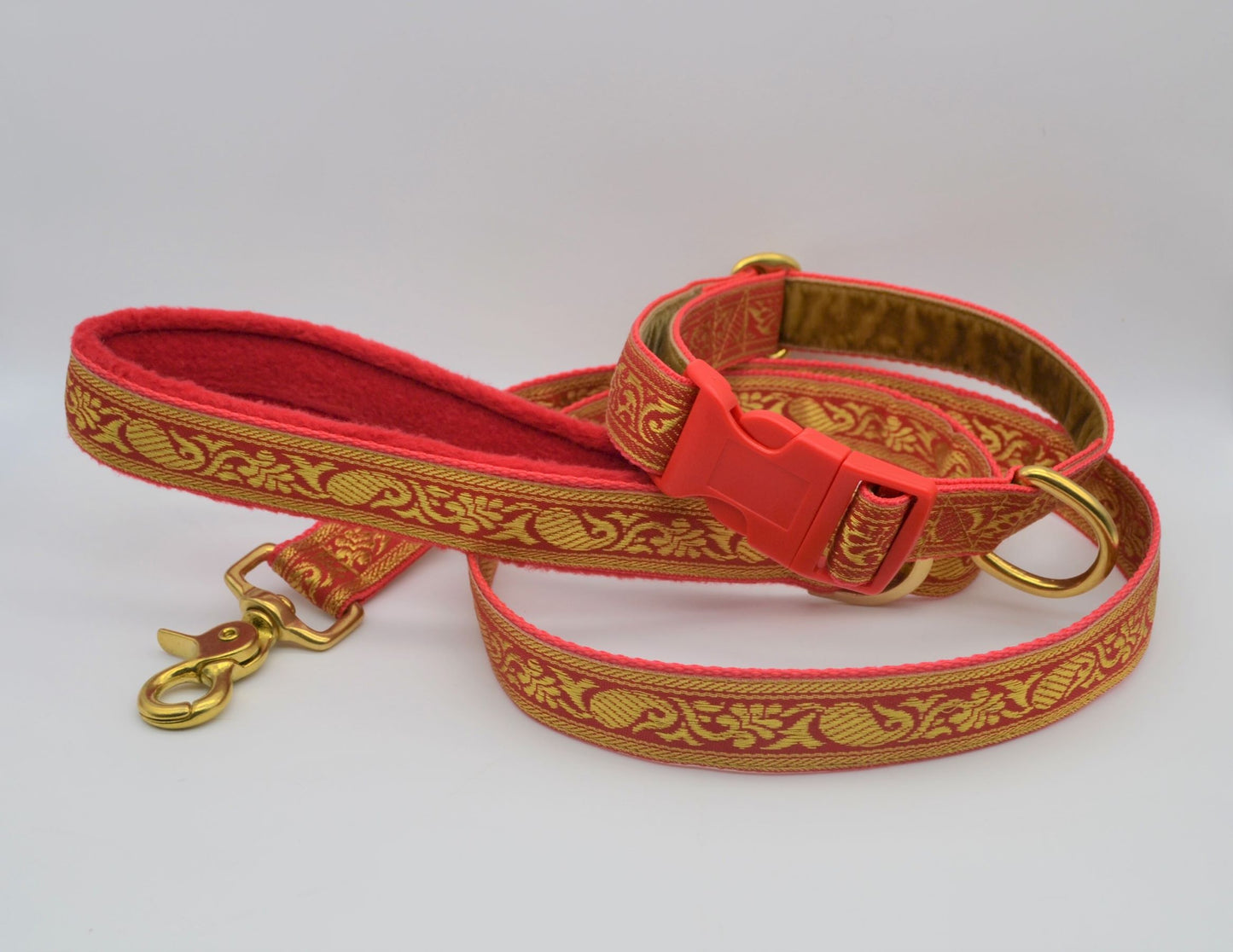 Red/Gold Indian Brocade Pattern Collar (Brass)