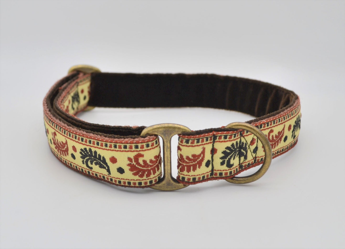 8-13.5" Brown Feathers House Collar