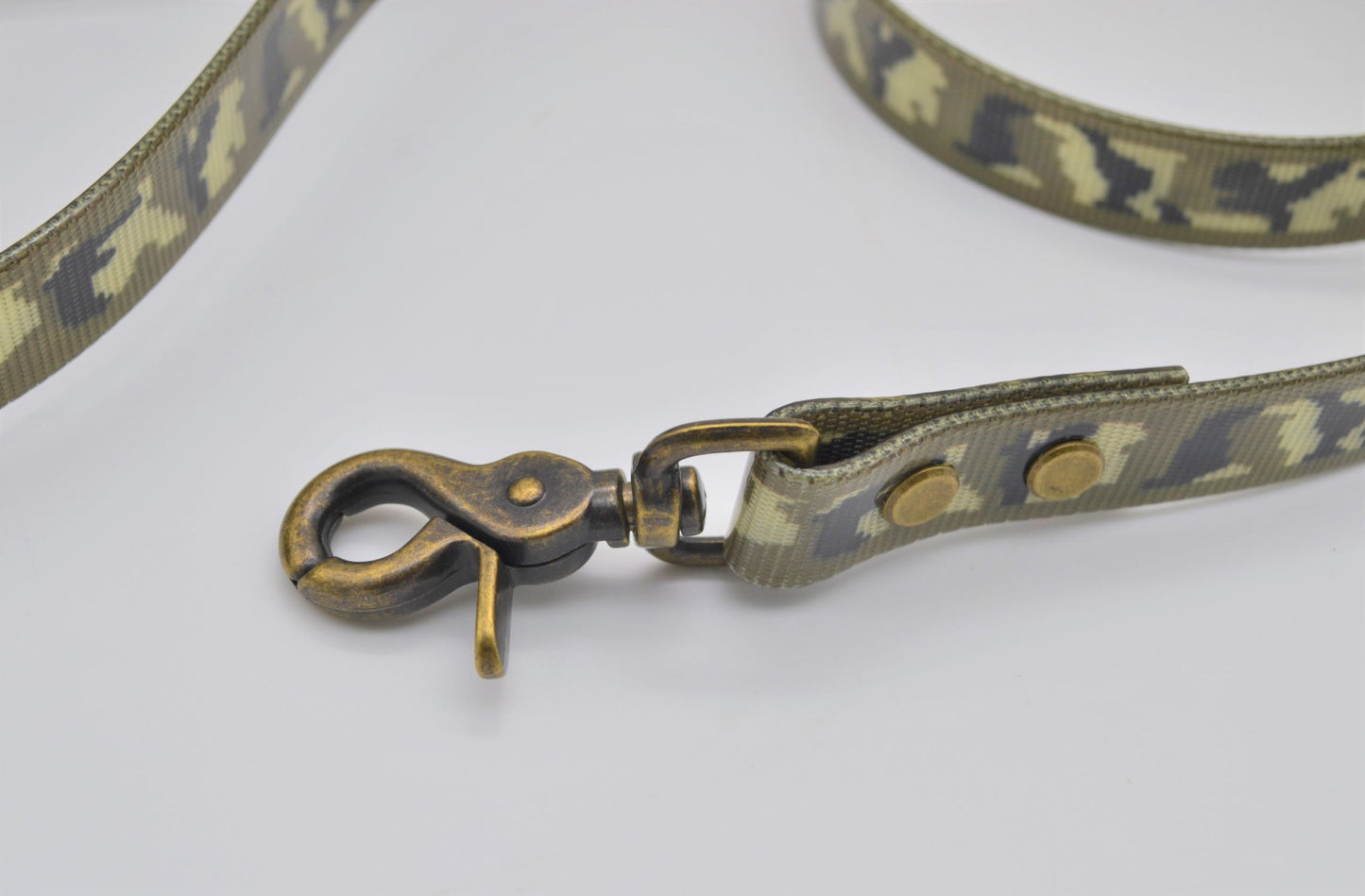 Camouflage Waterproof Coated Webbing Lead 20mm Black, Silver or Antique Brass