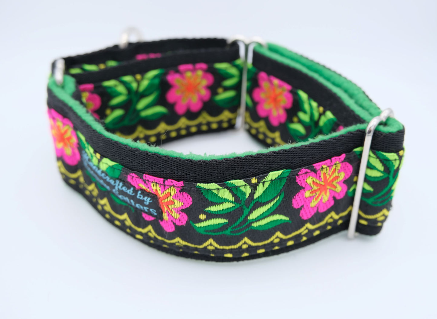 Leaves And Flowers Pattern 50mm Martingale Collar (Black)