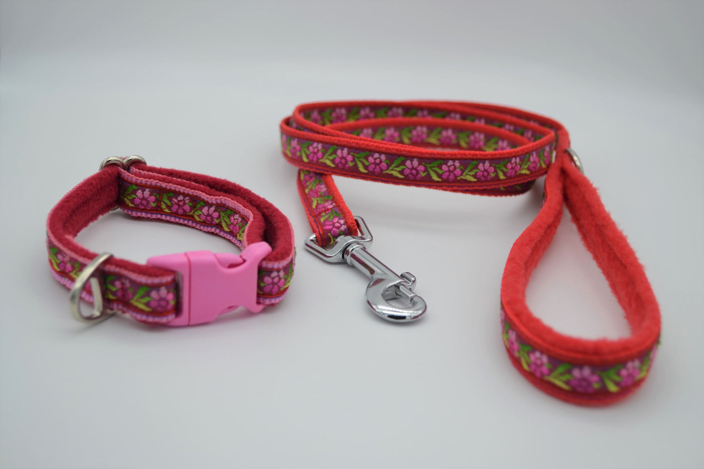 Magenta/Pink Flower Pattern Lead