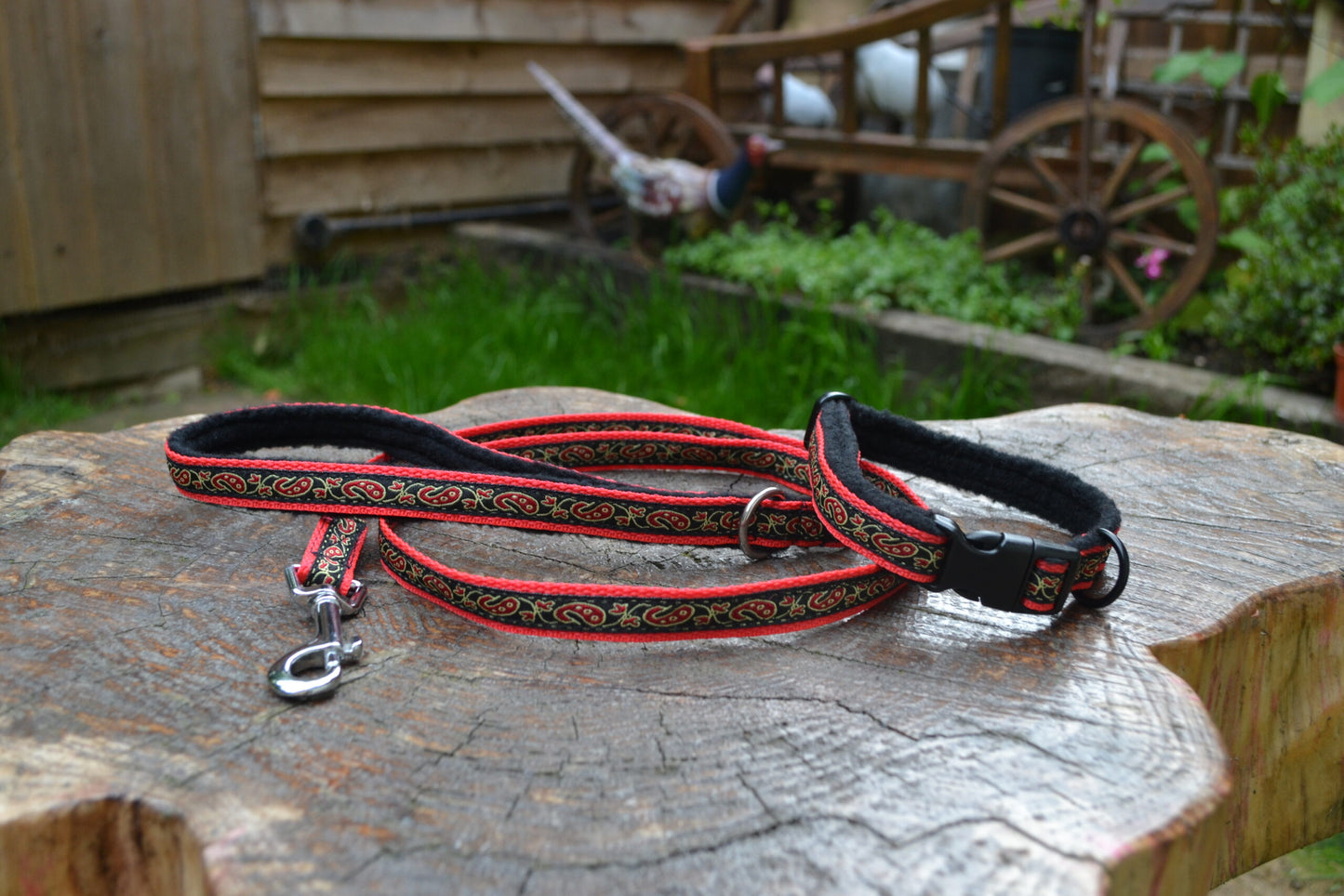 Red/Black Paisley Pattern Collar 16mm