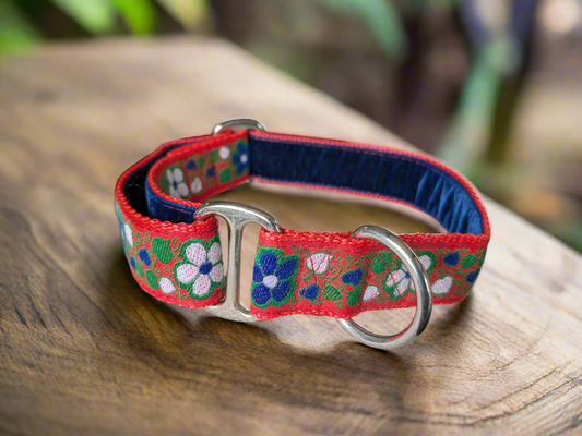 Vintage Flower Vine House Collar