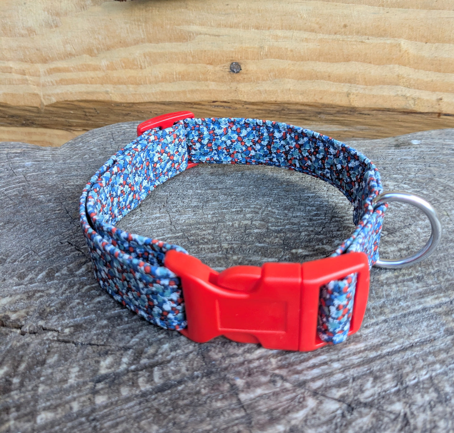 11-17" Red/Blue Mini Berries Fabric Collar